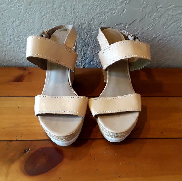 Franco Sarto Wedge - Picture 2 of 4